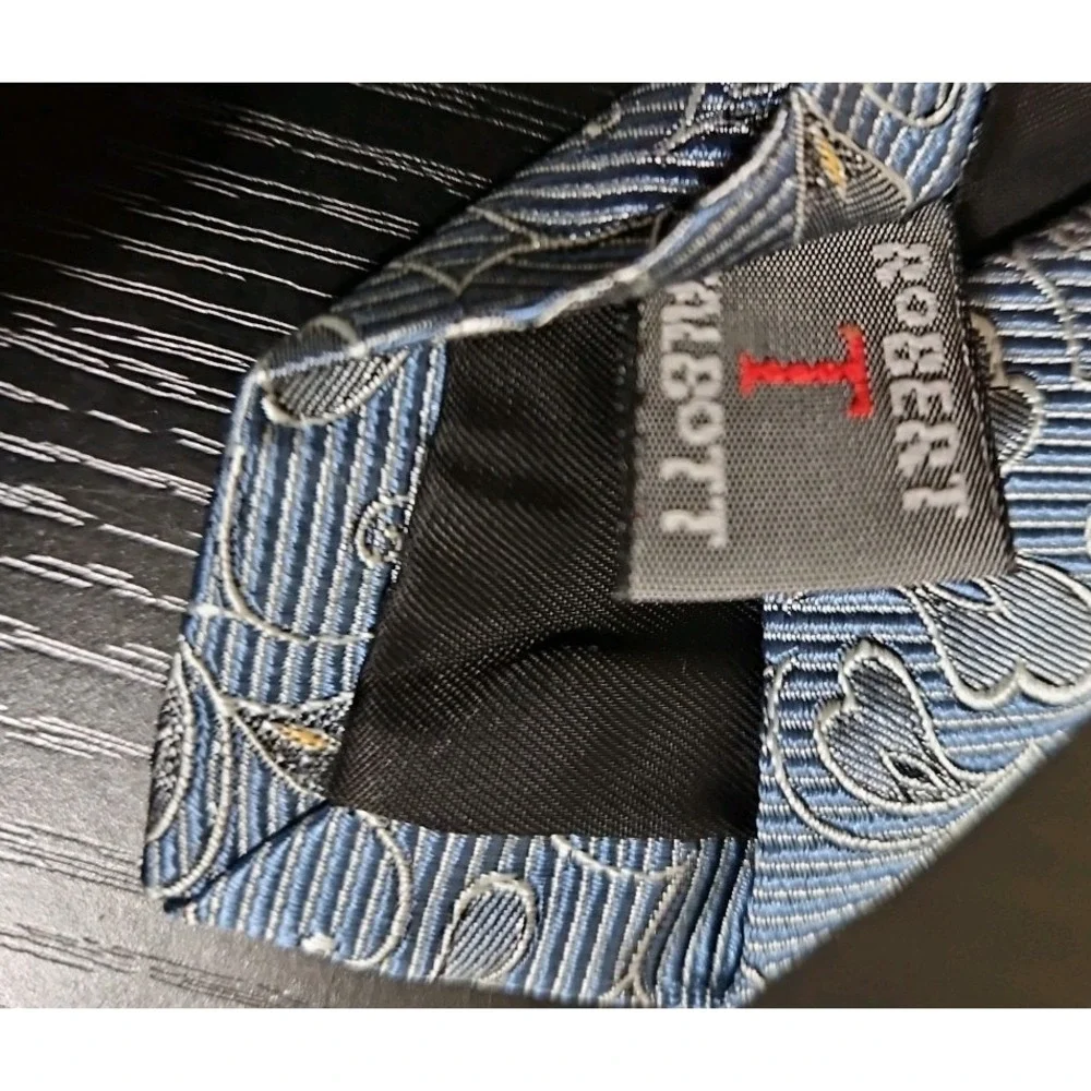 OMAGGIO By Robert Talbott USA Mens 100% Silk Tie Blue/Gray Floral Pattern 4